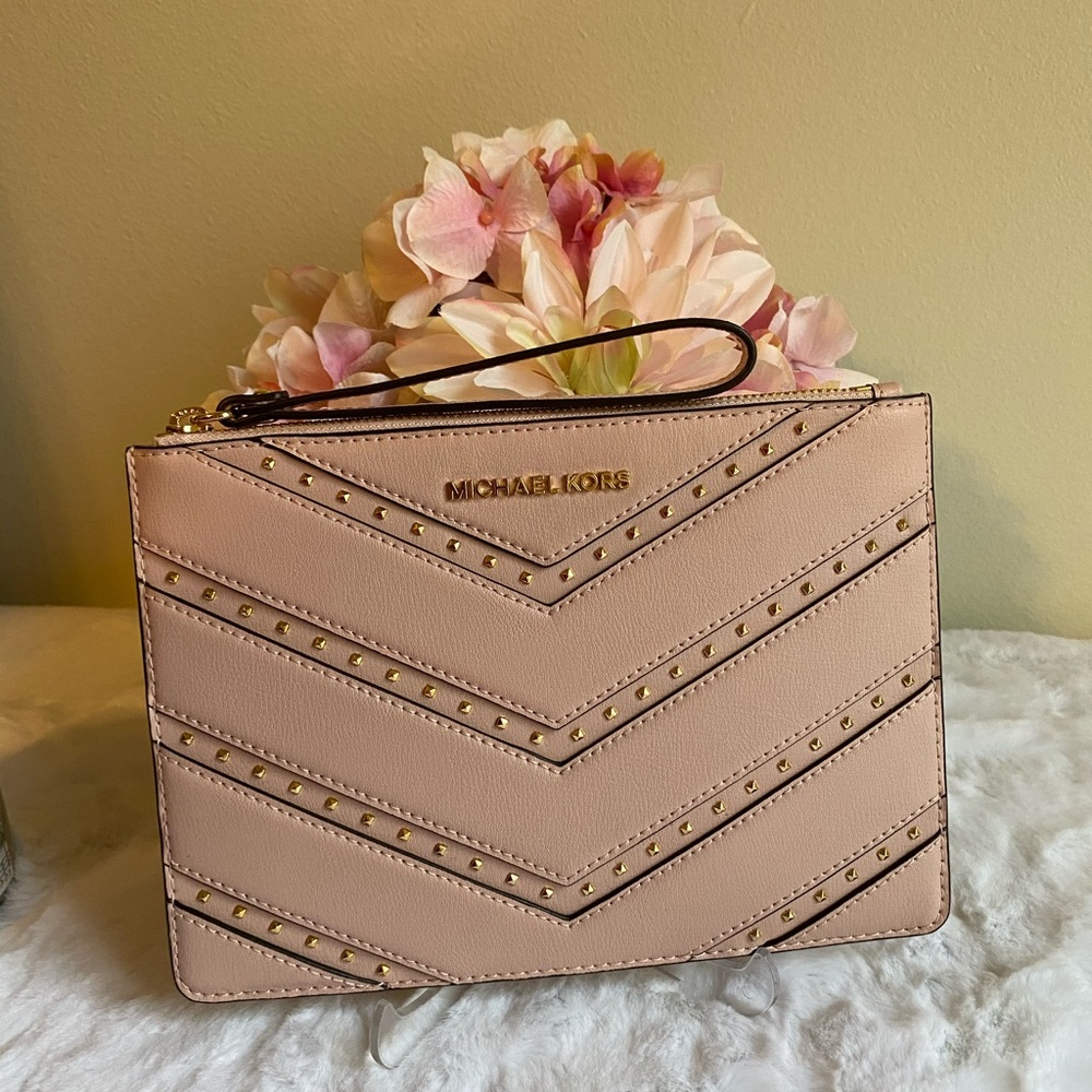 Michael Kors XL Ellis clutch wrestle